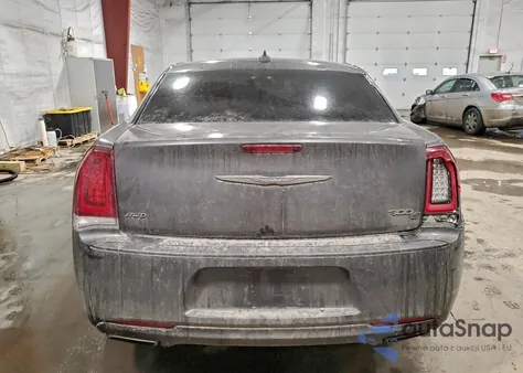 2017 Chrysler 300 S z USA, uszkodzony, nr VIN 2C3CCAGG5HH622246